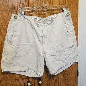 Lot of 2 womens Columbia shorts